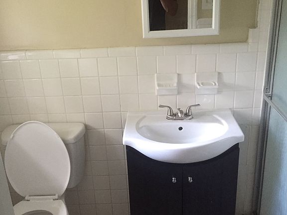 5th image of 1030 Clifton Dr