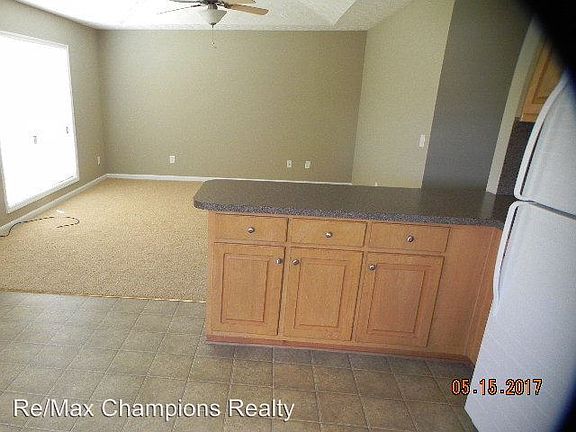 3rd image of 496 Mill Pond Dr