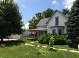 208 N 3rd St, Doniphan, NE 68832