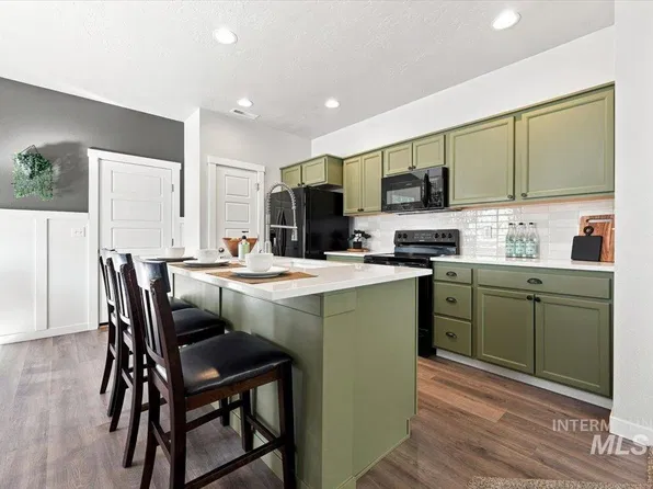 696 E Springloyd St, Meridian, ID 83642