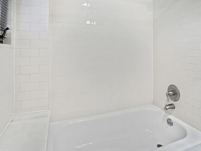 2641 Woodley Pl NW — Photo 20