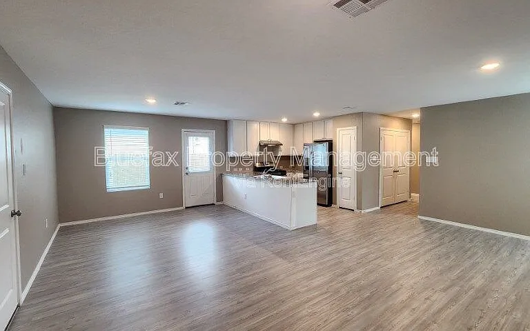13869 Llama Pl — Photo 3
