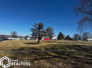 811 E Van Buren St, Centerville, IA 52544