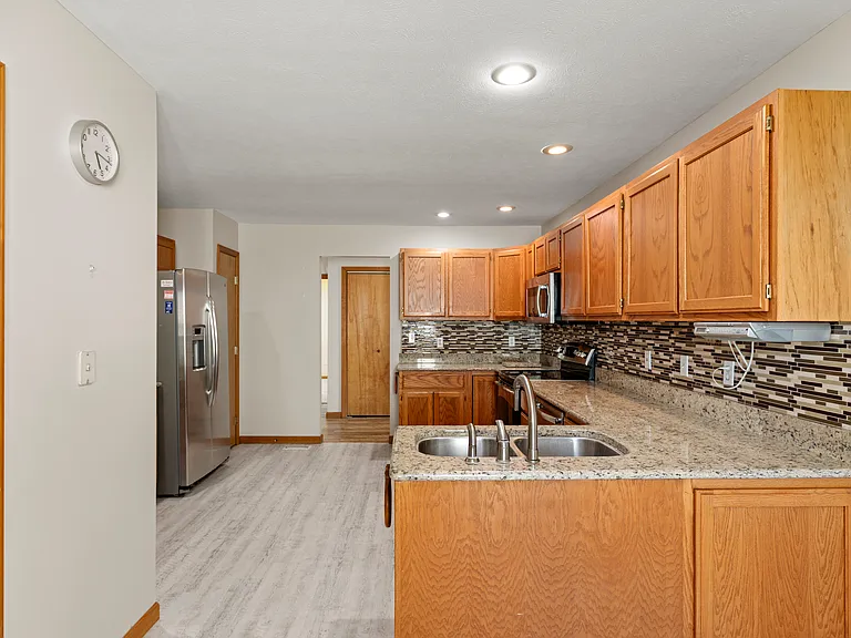 3442 Berkdale Dr — Photo 38