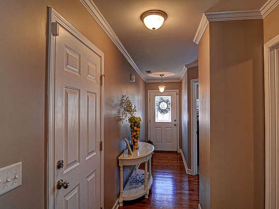 4th image of 407 Blue Pennant Ct