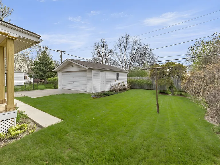 18752 Koester St — Photo 14