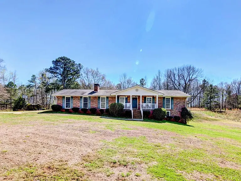 10208 Cumming Hwy — Photo 13