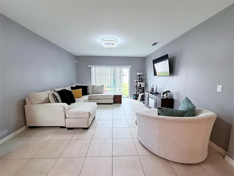 2531 Driftwood St — Photo 7