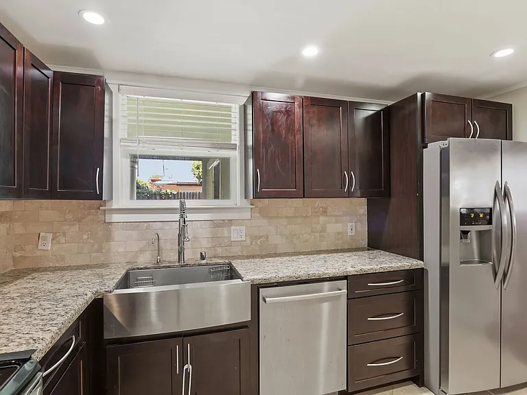 599 Borregas Ave — Photo 14