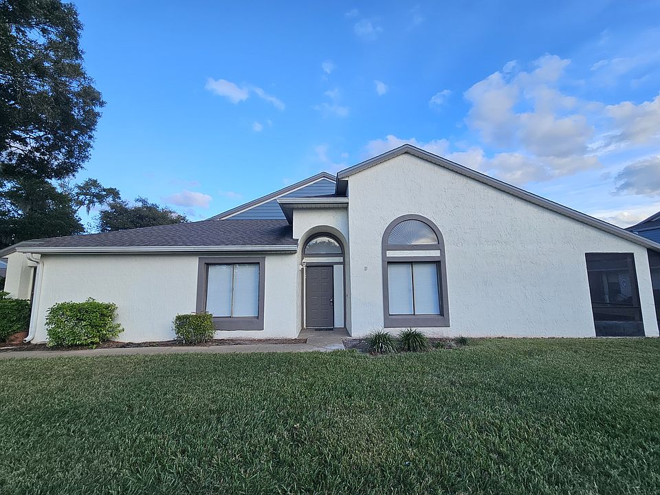 1st image of 115 Lakepointe Cir