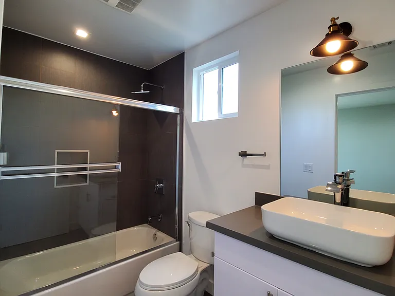 2337 Crenshaw Blvd #1/2 — Photo 18