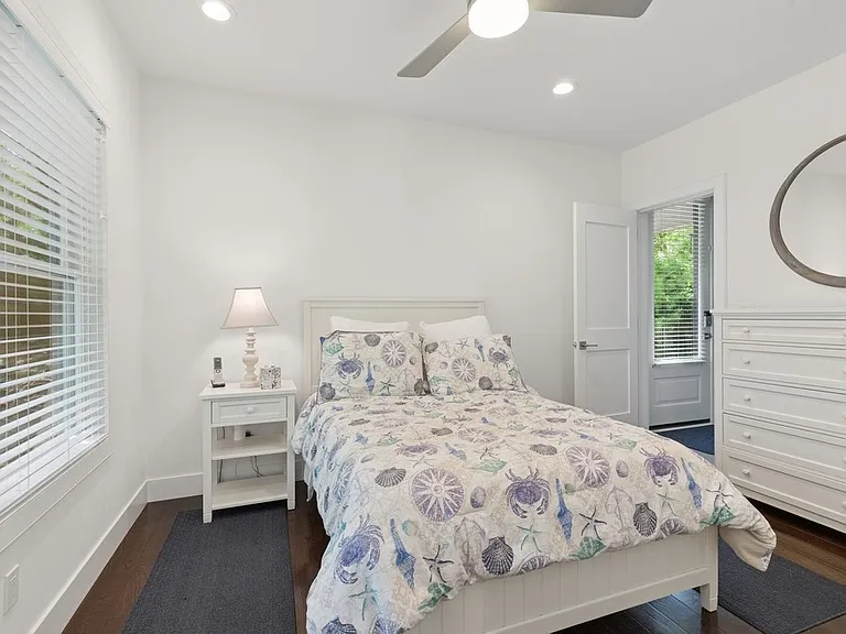 80 Sycamore Dr — Photo 17