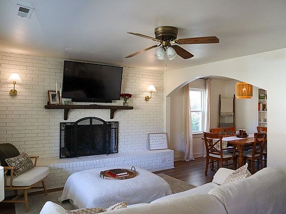 2nd image of 205 Old Fort Rd