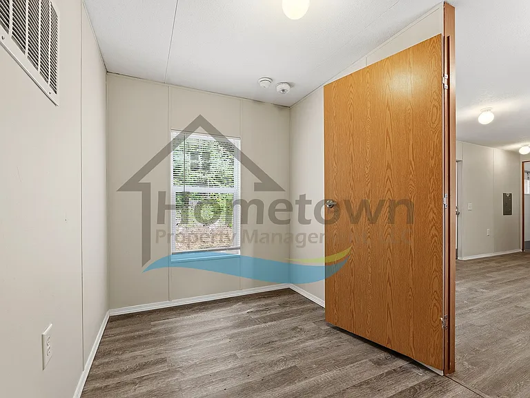 136 Cedar Hl — Photo 18