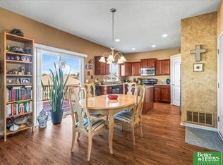 4606 Clearwater Dr, Bellevue, NE 68133