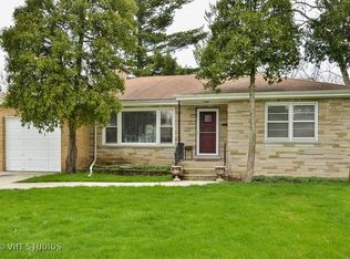 9249 Lincolnwood Dr, Evanston, IL 60203