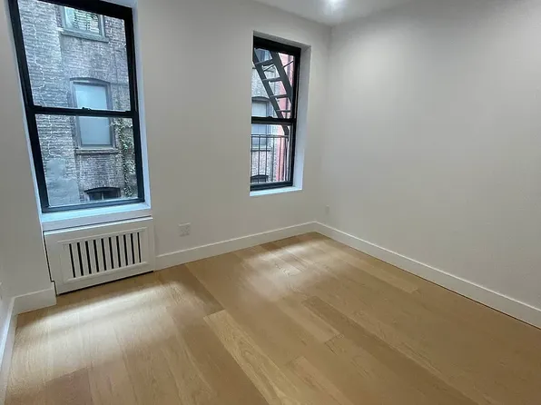 356 W 45th St APT 2C, New York, NY 10036