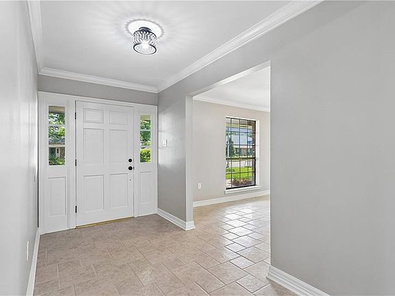 3rd image of 606 Rue Chalet