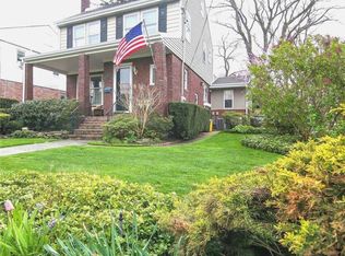 337 Livingston Pl, Cedarhurst, NY 11516