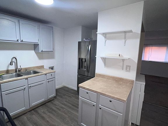 2nd image of 4401 Mozart Ave #4401
