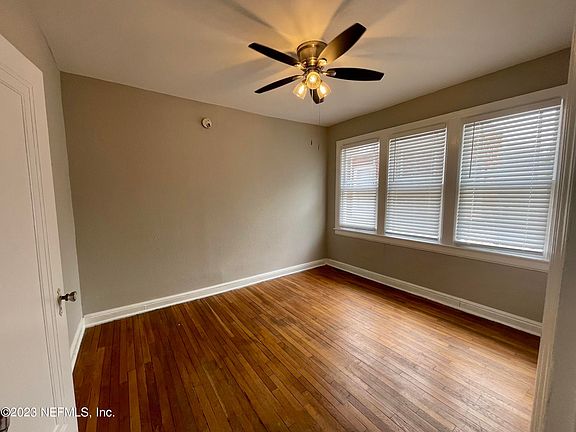 4th image of 2506 Park St #8