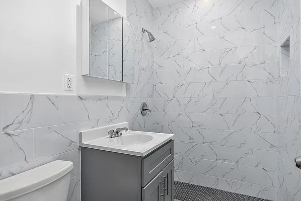 Rented by Imperial Property Advisers | media 7