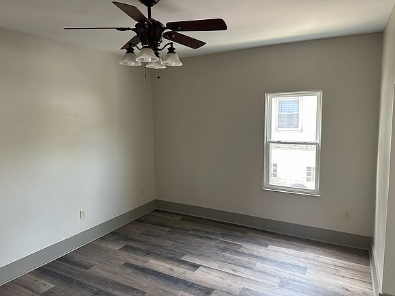 4th image of 411 Sells Ln