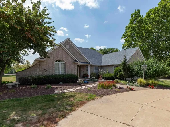 18677 270th St, Eldridge, IA 52748