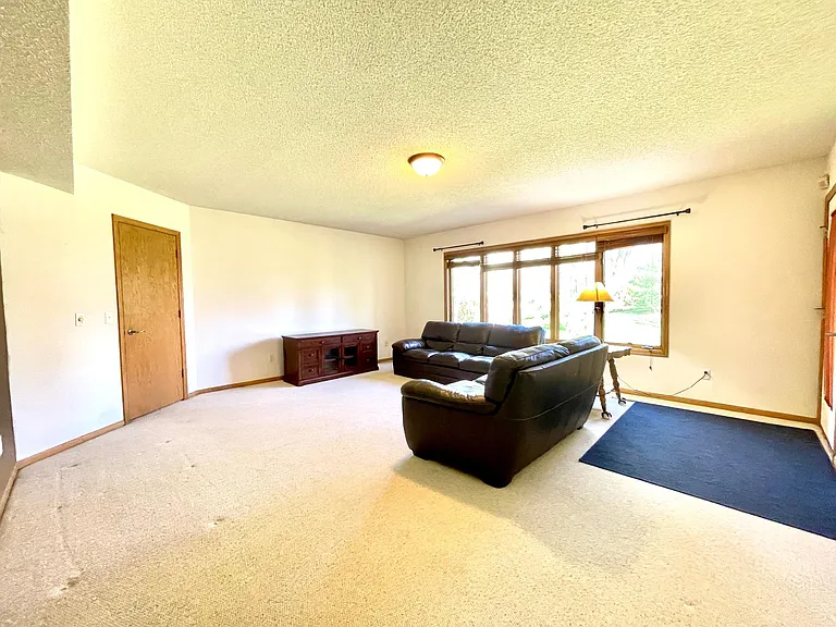 640 S Park Ct — Photo 25