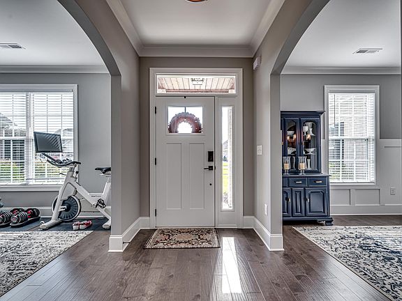 3rd image of 2304 Clandon Dr
