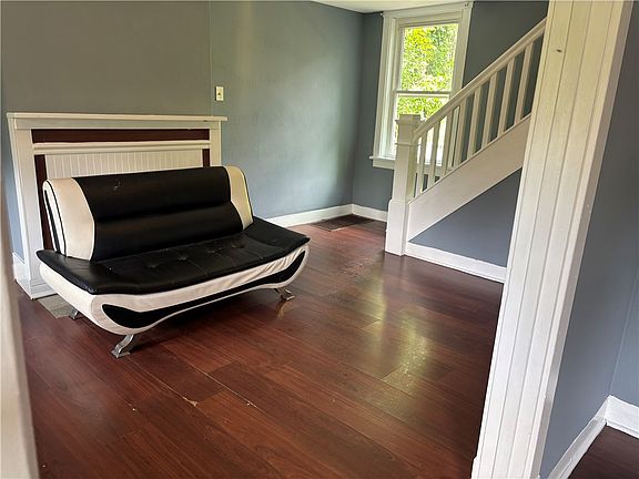3rd image of 2319 Dartmore St