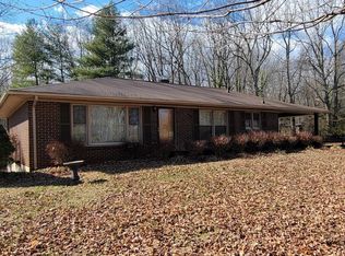 813 Jasper Wood Rd, Hurt, VA 24563