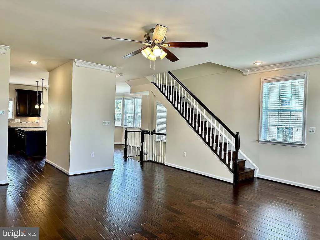 3 bed, 4.0 bath, 1616 sqft, $2,750 — Photo 4