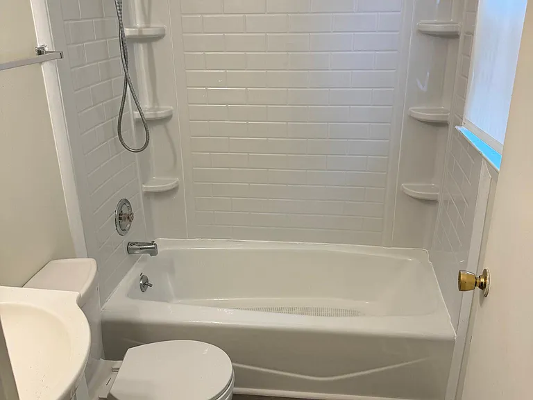 1205 Lind St — Photo 3