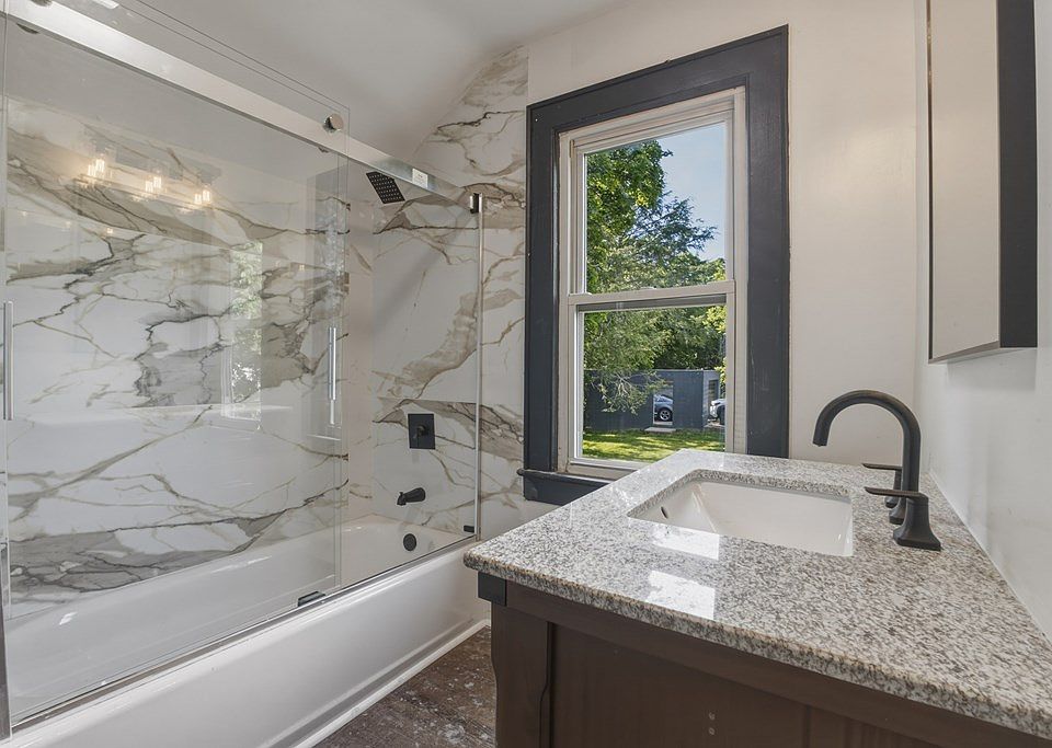 29th image of 426 S Fayette St