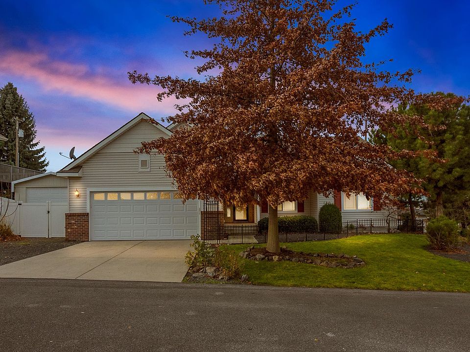 1st image of 404 S Grady Ln