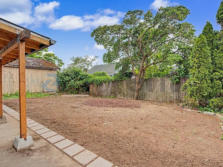 1315 N Russet St — Photo 4