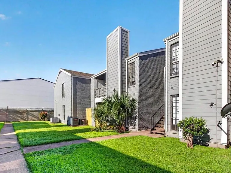 12500 Sandpiper Dr #193 — Photo 2