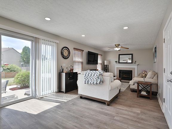 5th image of 4283 Shady Meadows Dr