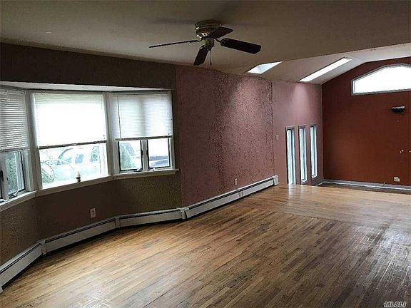 5th image of 167 Howard St
