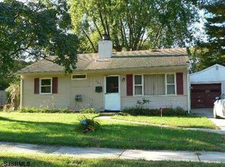 305 W Haines Ave, Linwood, NJ 08221
