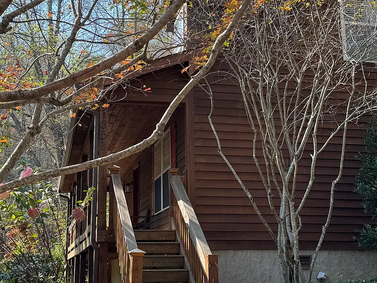 1351 N Pine Run Rd — Photo 2