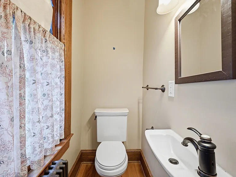 922 E Capitol St NE — Photo 20
