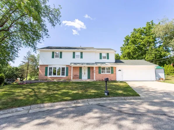 1910 Blackhawk Court, Monroe, WI 53566