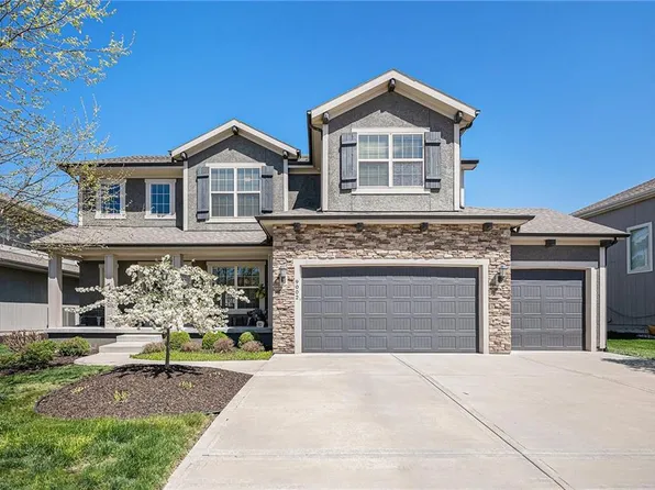 9002 W 165th Ter, Overland Park, KS 66085