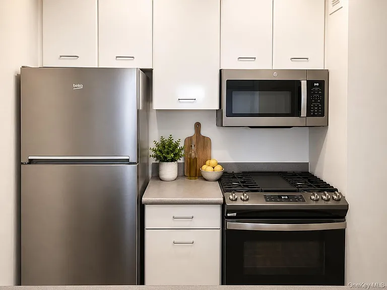 4 Martine Ave #1212 — Photo 11
