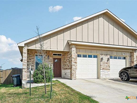 2nd image of 5007 Rose Garden Loop