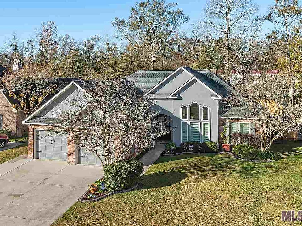 1st image of 26997 Regency Park Dr