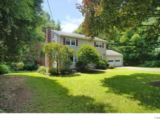 91 Fieldcrest Dr, Trumbull, CT 06611