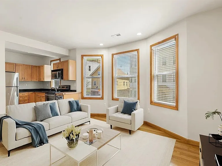 609 Dorchester Ave #R1 — Photo 1